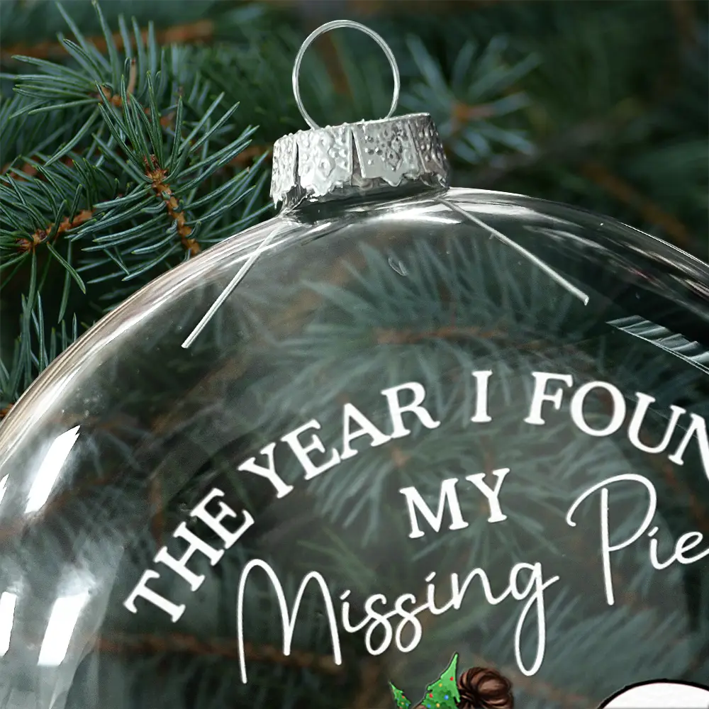 The Year I Found My Missing Piece Kissing Couples - Personalized Clear Flat Ball Ornament
