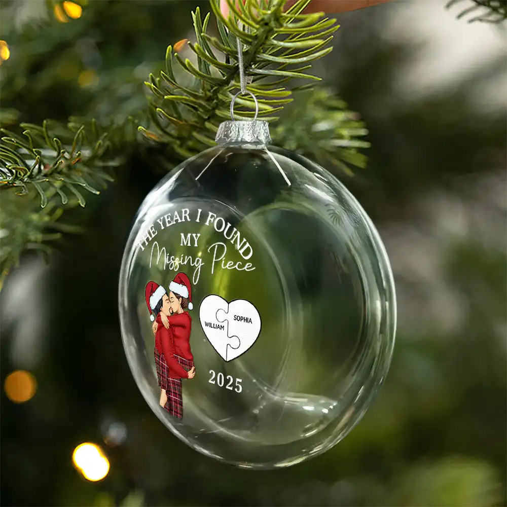 The Year I Found My Missing Piece Kissing Couples - Personalized Clear Flat Ball Ornament
